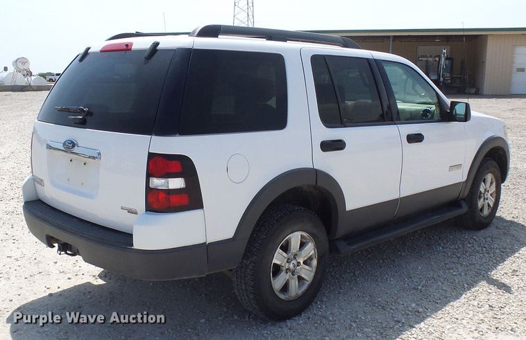 image for item DG1970 2006 Ford Explorer  SUV