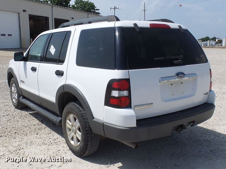 image for item DG1970 2006 Ford Explorer  SUV