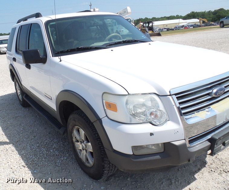 image for item DG1970 2006 Ford Explorer  SUV