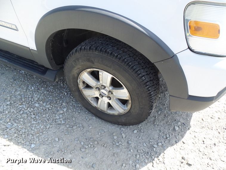 image for item DG1970 2006 Ford Explorer  SUV