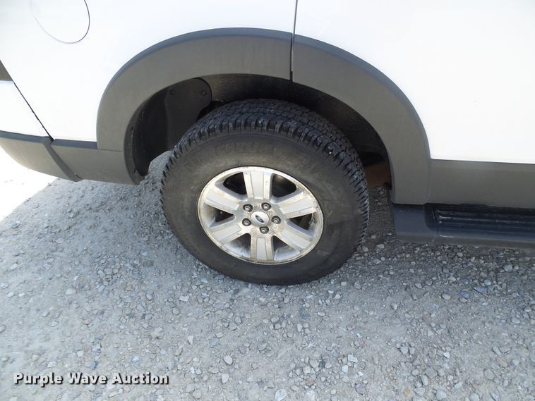 image for item DG1970 2006 Ford Explorer  SUV
