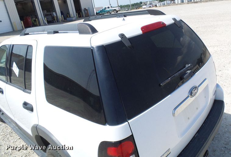 image for item DG1970 2006 Ford Explorer  SUV