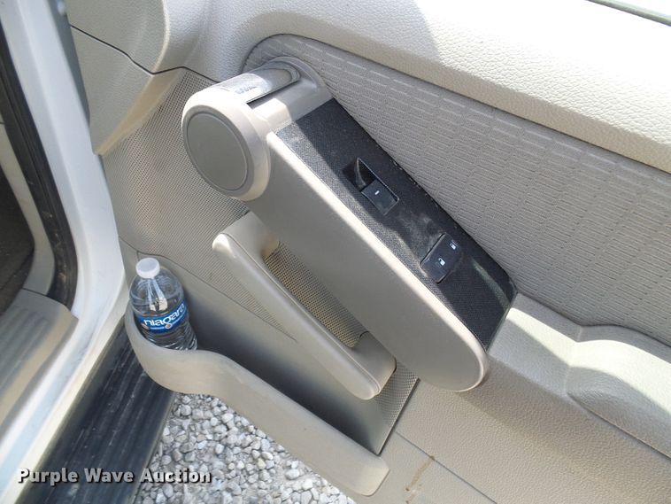 image for item DG1970 2006 Ford Explorer  SUV