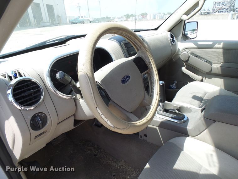 image for item DG1970 2006 Ford Explorer  SUV