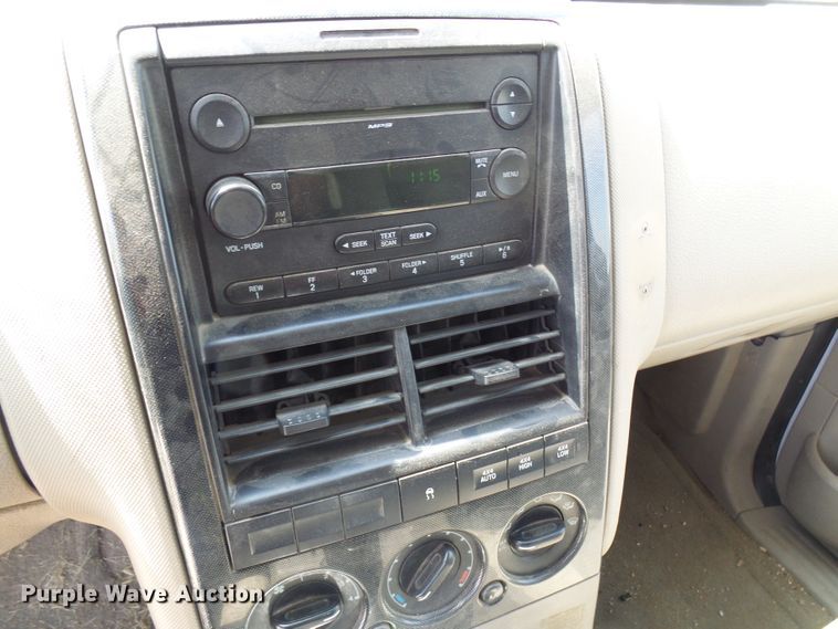 image for item DG1970 2006 Ford Explorer  SUV