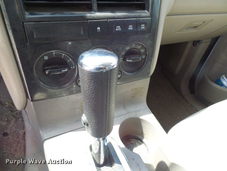 image for item DG1970 2006 Ford Explorer  SUV