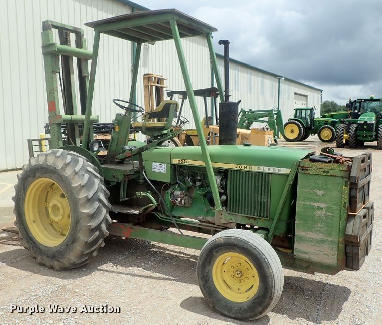 image for item DG2402 John Deere 2020  forklift