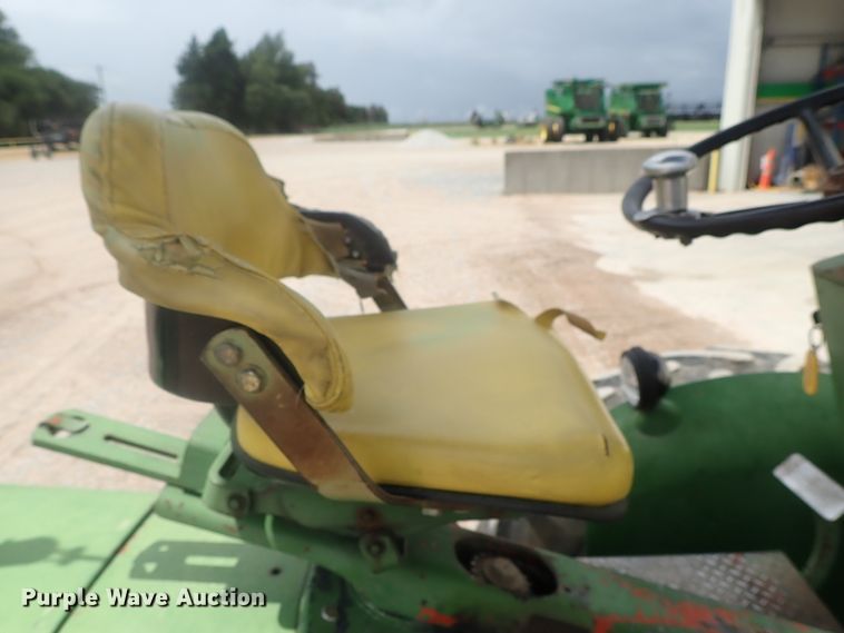 image for item DG2402 John Deere 2020  forklift