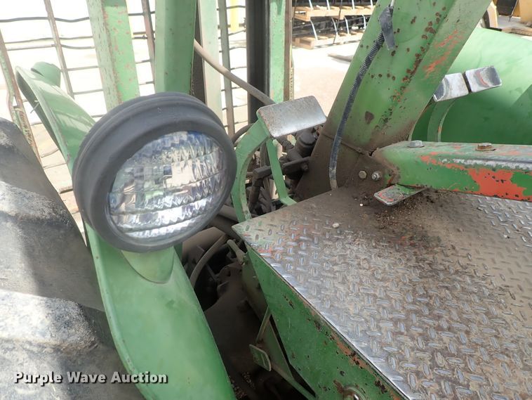 image for item DG2402 John Deere 2020  forklift