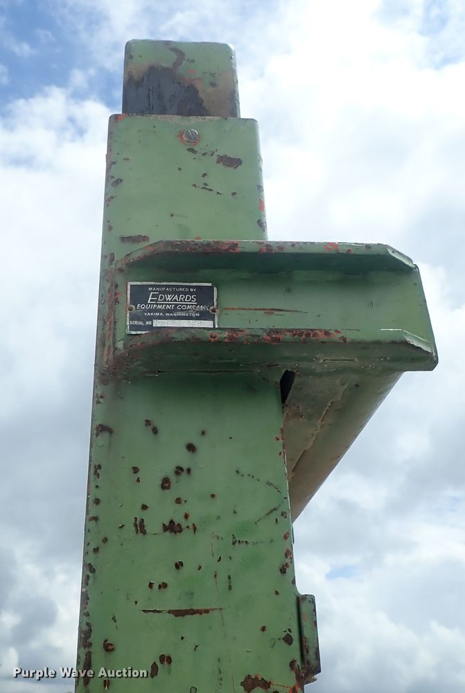 image for item DG2402 John Deere 2020  forklift