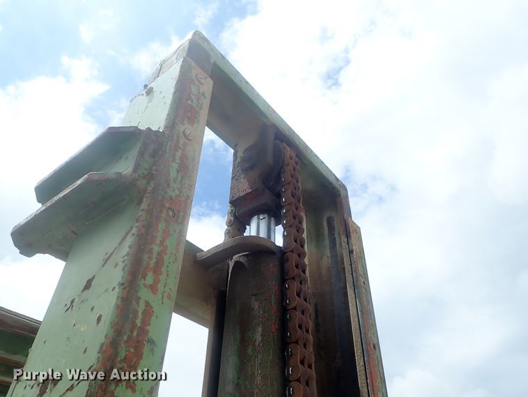 image for item DG2402 John Deere 2020  forklift