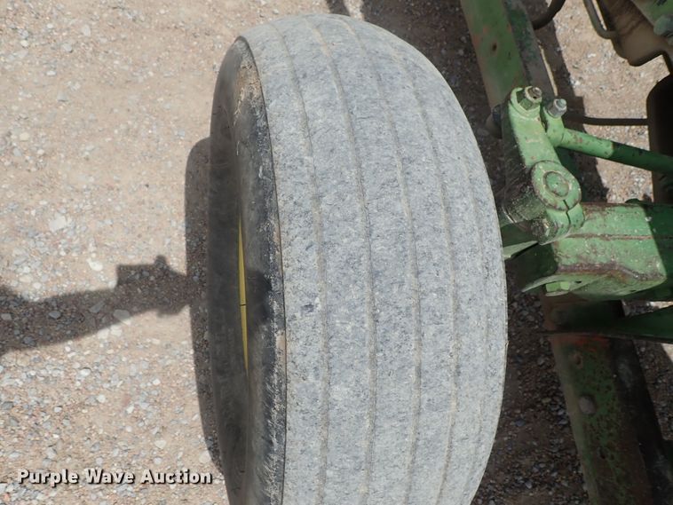 image for item DG2402 John Deere 2020  forklift