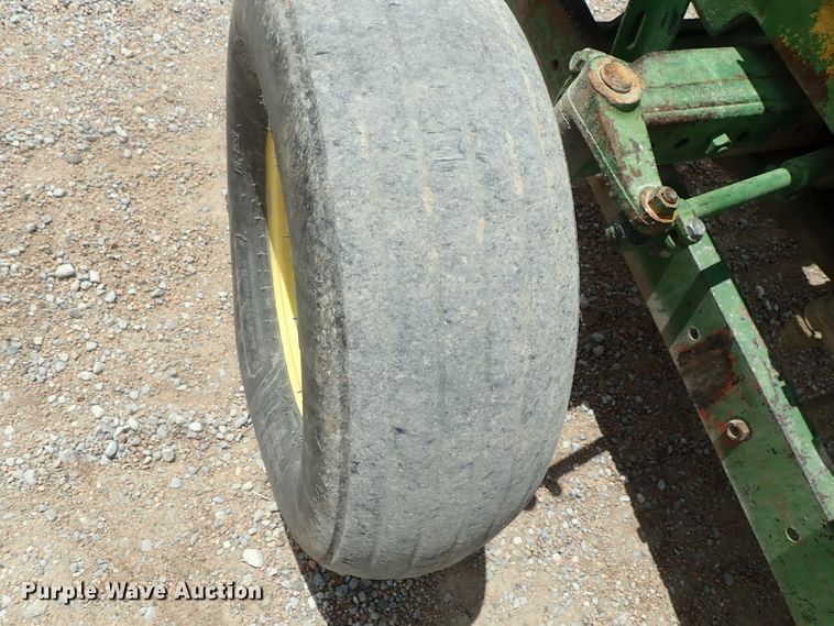 image for item DG2402 John Deere 2020  forklift