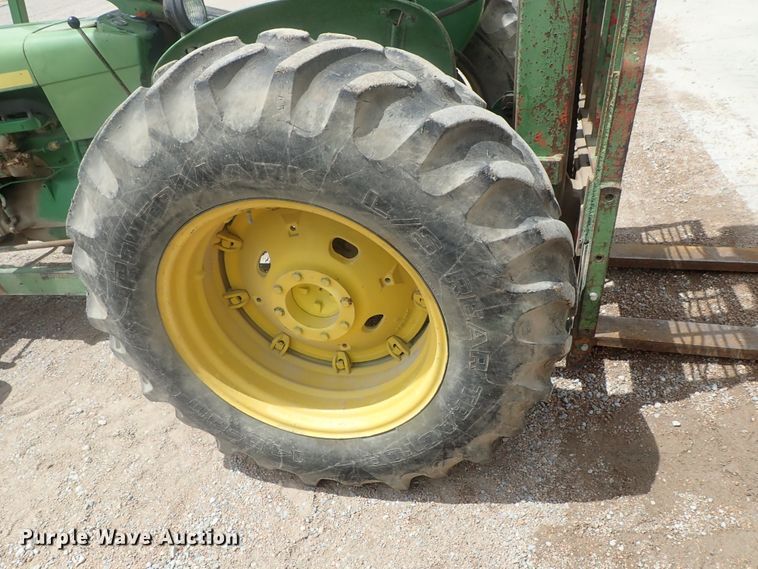 image for item DG2402 John Deere 2020  forklift