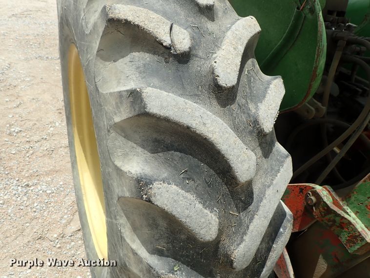 image for item DG2402 John Deere 2020  forklift