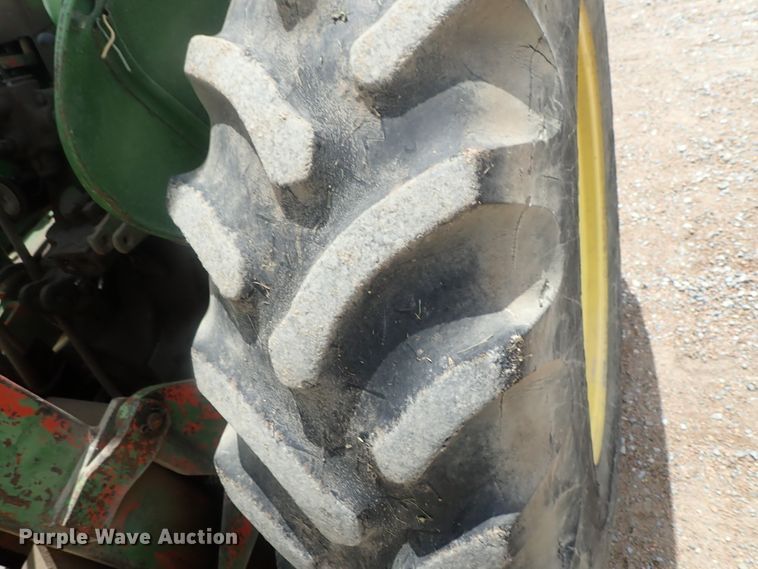 image for item DG2402 John Deere 2020  forklift