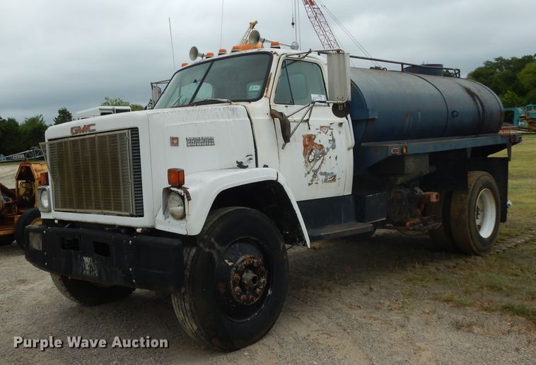 image for item DG6815 1987 GMC Brigadier  water truck
