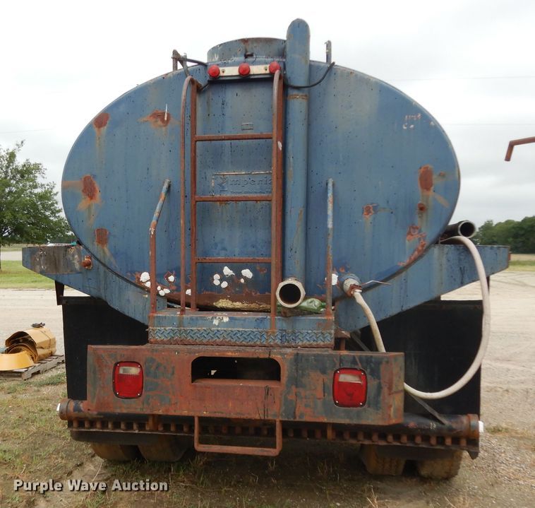 image for item DG6815 1987 GMC Brigadier  water truck