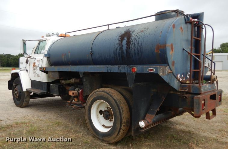 image for item DG6815 1987 GMC Brigadier  water truck