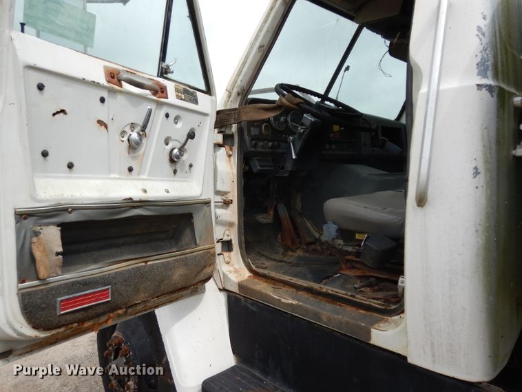 image for item DG6815 1987 GMC Brigadier  water truck