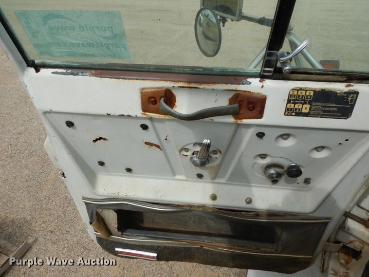 image for item DG6815 1987 GMC Brigadier  water truck