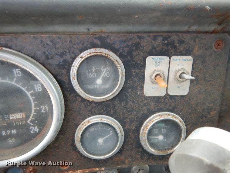 image for item DG6815 1987 GMC Brigadier  water truck