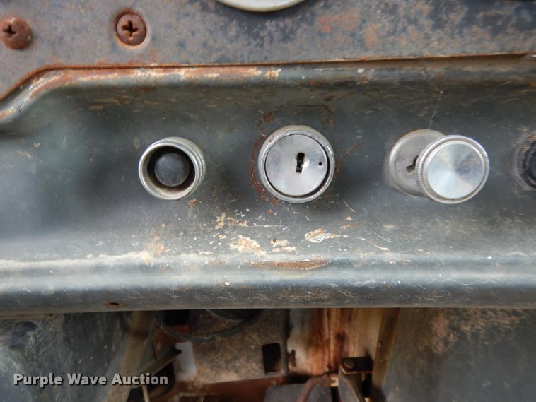 image for item DG6815 1987 GMC Brigadier  water truck