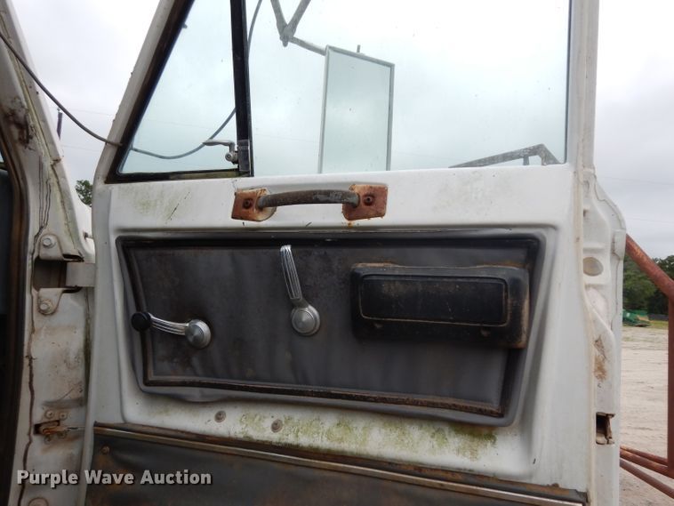 image for item DG6815 1987 GMC Brigadier  water truck