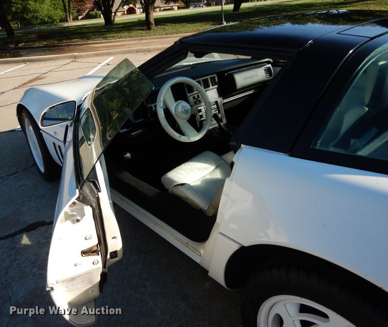 image for item DG6824 1988 Chevrolet Corvette 35th Anniversary Edition