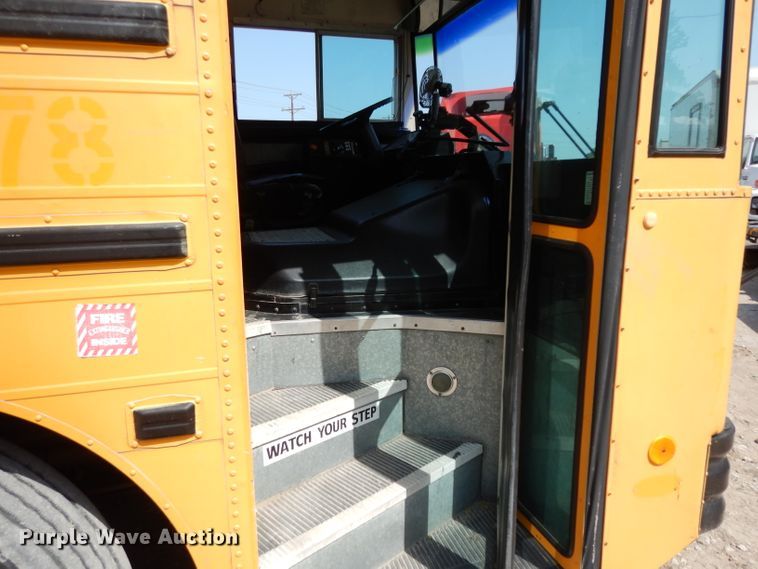 image for item DG6859 1998 International AmTran  school bus