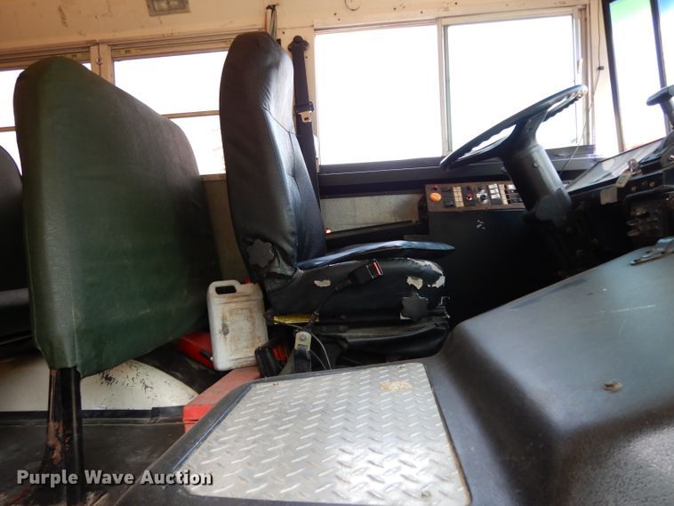image for item DG6859 1998 International AmTran  school bus