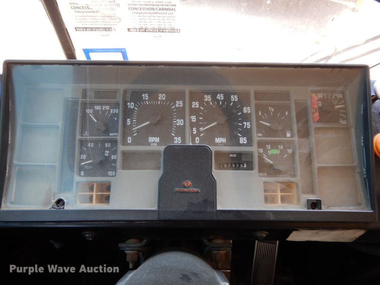 image for item DG6859 1998 International AmTran  school bus