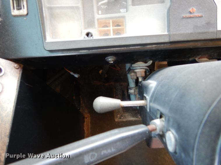 image for item DG6859 1998 International AmTran  school bus