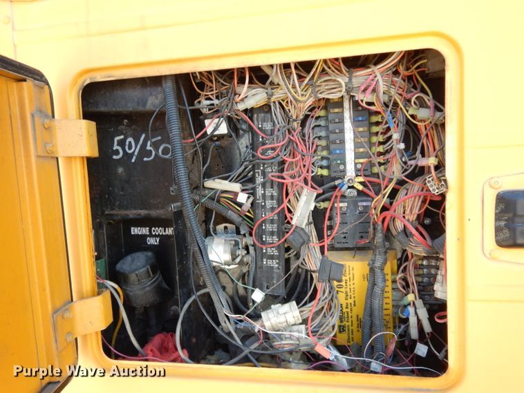 image for item DG6859 1998 International AmTran  school bus