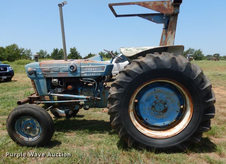 image for item DG6862 Ford 4000  tractor