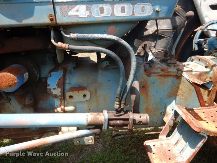 image for item DG6862 Ford 4000  tractor