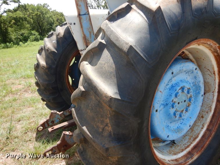 image for item DG6862 Ford 4000  tractor