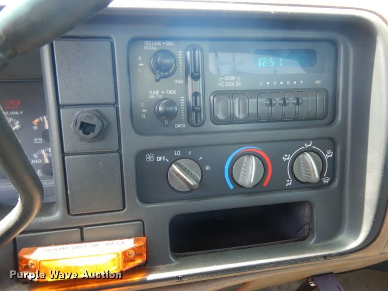 image for item DG6863 1995 GMC C3500  bucket truck