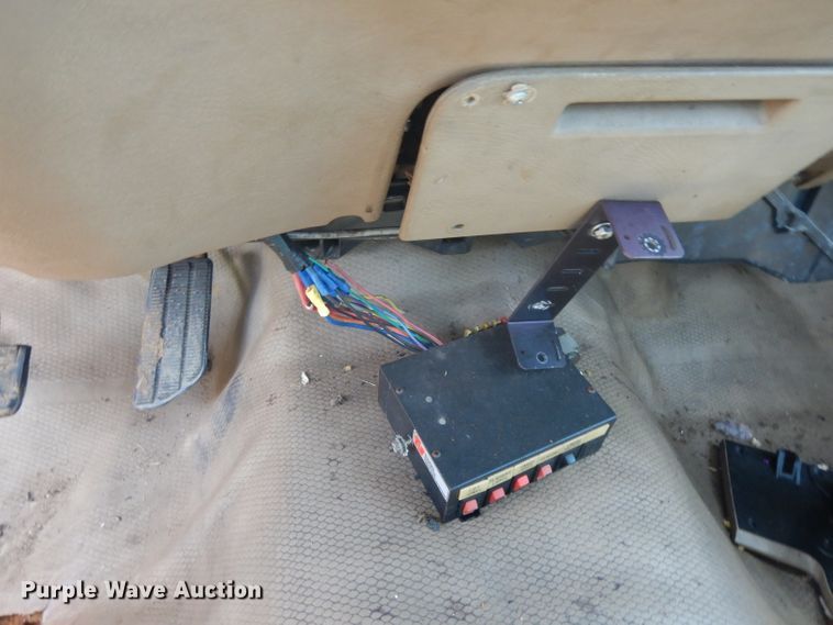 image for item DG6863 1995 GMC C3500  bucket truck