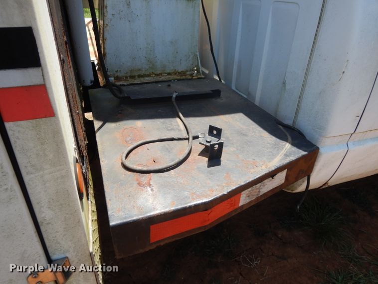 image for item DG6863 1995 GMC C3500  bucket truck