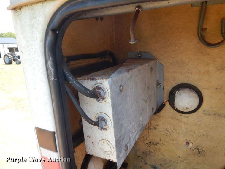 image for item DG6863 1995 GMC C3500  bucket truck