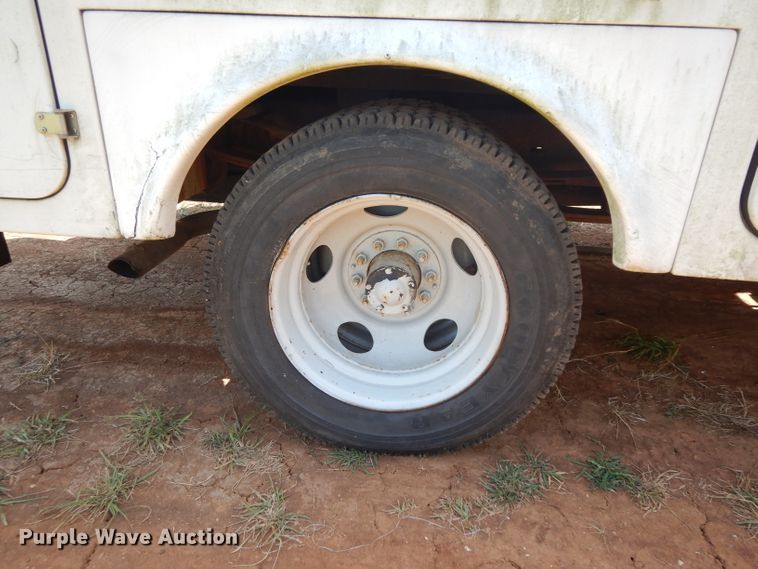 image for item DG6863 1995 GMC C3500  bucket truck