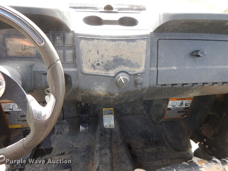 image for item DG7979 2014 John Deere Gator RSX 850  utility vehicle