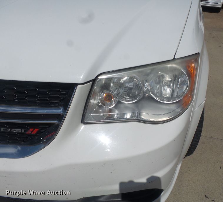 image for item DH3827 2013 Dodge Grand Caravan  van