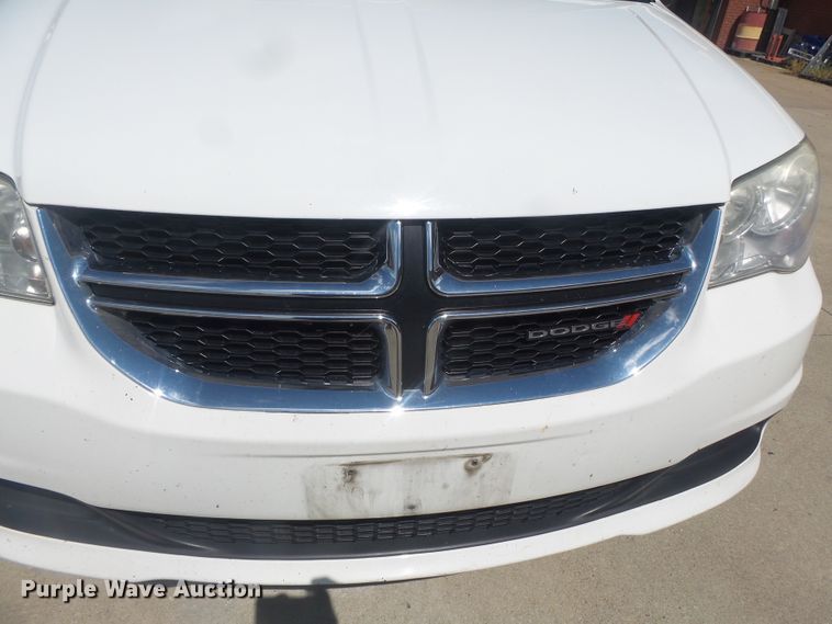 image for item DH3827 2013 Dodge Grand Caravan  van