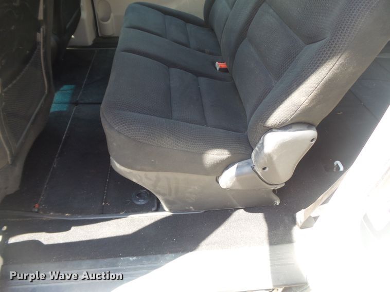 image for item DH3827 2013 Dodge Grand Caravan  van