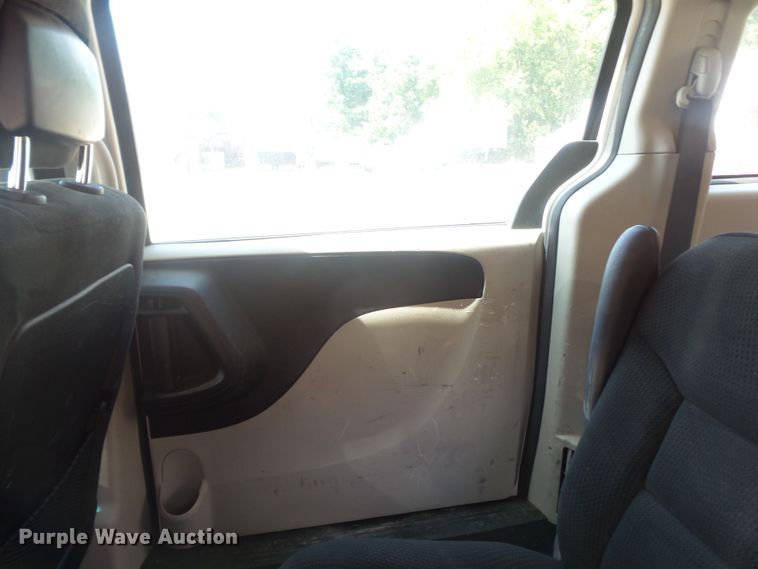 image for item DH3827 2013 Dodge Grand Caravan  van