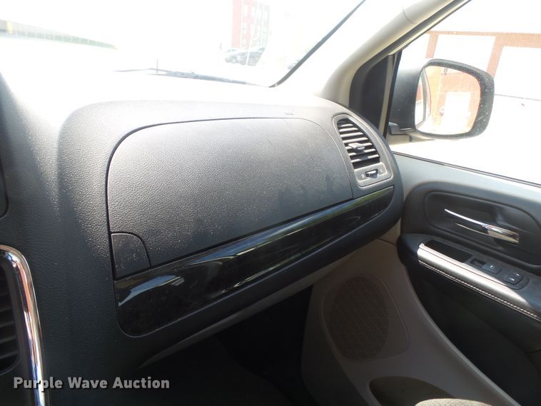 image for item DH3827 2013 Dodge Grand Caravan  van