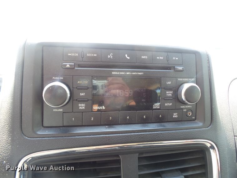 image for item DH3827 2013 Dodge Grand Caravan  van