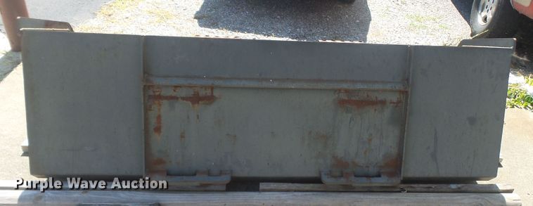 image for item DH3828 Gehl 84LFCL 84"W skid steer bucket